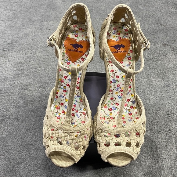 Rocket Dog Shoes - Womens Rocket Dog Tan Woven Peep Toe Heels T Strap Ankle Strap Size 6.5. Boho